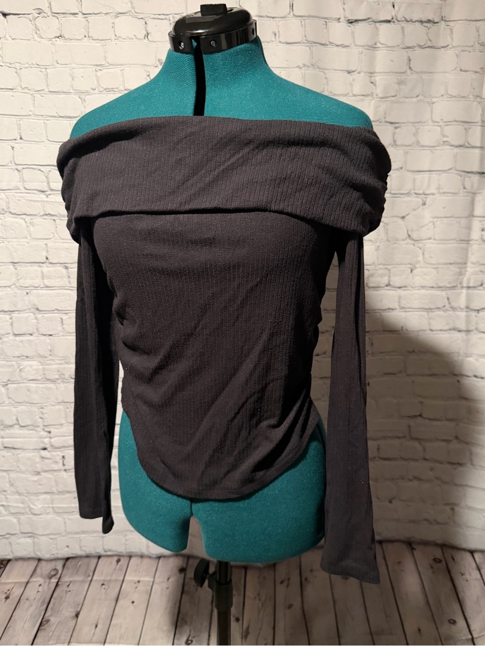 No Boundaries Teal and Black Ribbed Top